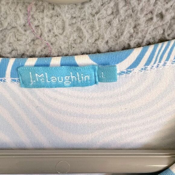 J MCLAUGHLIN WOMENS BLOUSE SIZE L LIGHT BLUE AND WHITE DESIGN - Picture 3 of 10